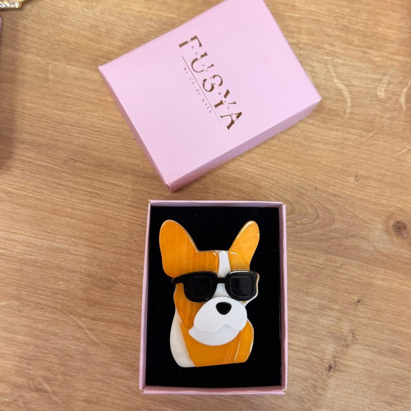 Maison Élégance Corgi Chic güneş gözlüklü köpek broşu
