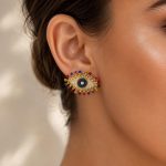 Aurelia Rainbow Eye mavi göz motifli çok renkli taşlı altın renk kadın küpe