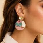 Aurora Mosaic pastel renkli geometrik büyük küpe, altın renk detaylı