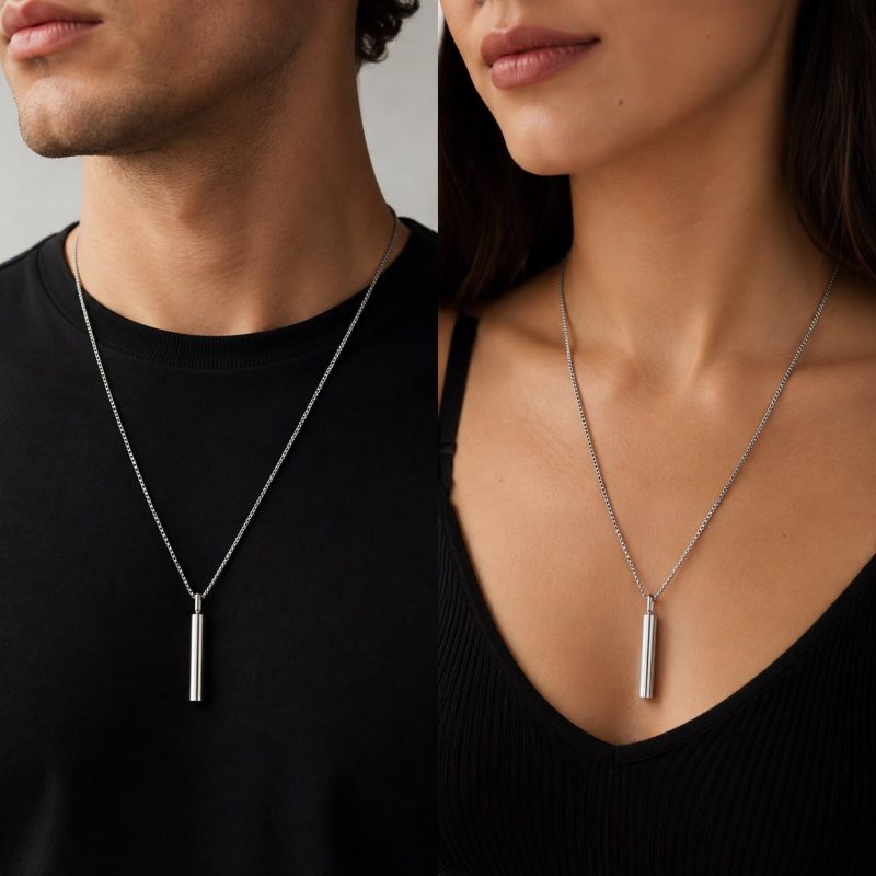 Kadın ve erkek model üzerinde Voss Line silver unisex çelik kolye
